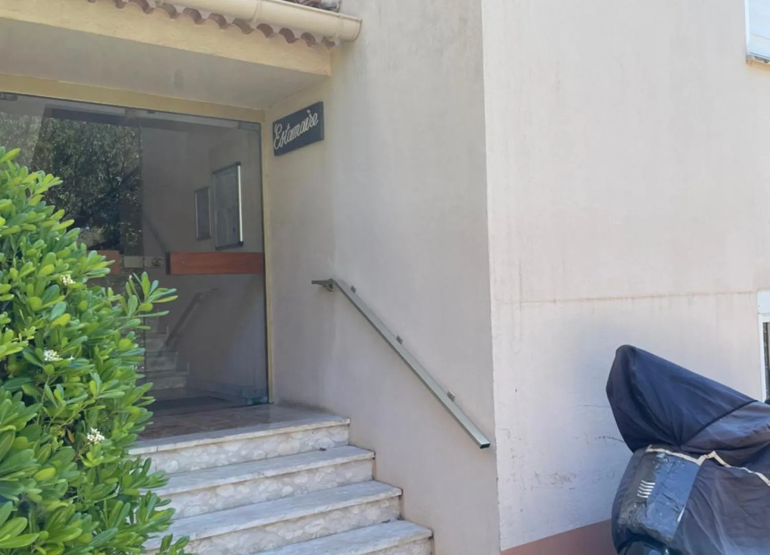 La Bandolaise Apartment
